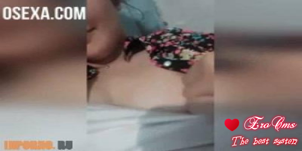 Очень красивые узбечки показывают свою попки и сиськи на камеру