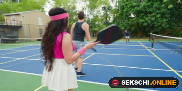 Фитоняшка Selena Ivy скачет на члене парня в перерывах между игрой в Пиклбол