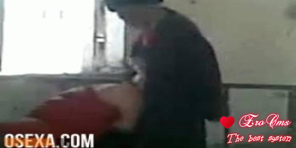 Старик узбек ебет молодую девку секс на улице